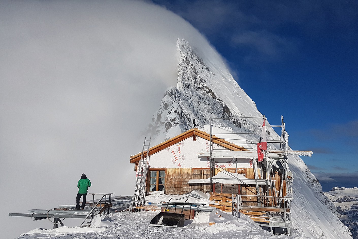 Construction phase of new Mittellegi hut